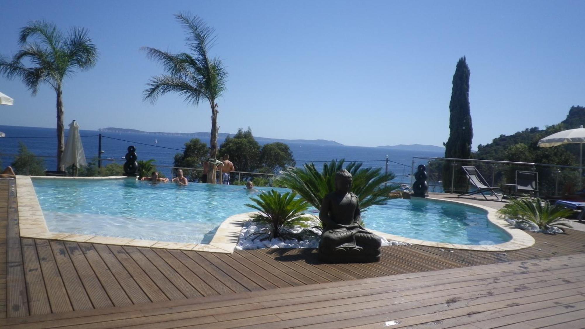 Aparthotel Les Lauriers Roses Le Le Rayol-Canadel-sur-Mer Esterno foto