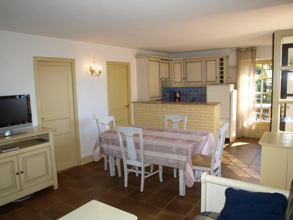 Aparthotel Les Lauriers Roses Le Le Rayol-Canadel-sur-Mer Esterno foto
