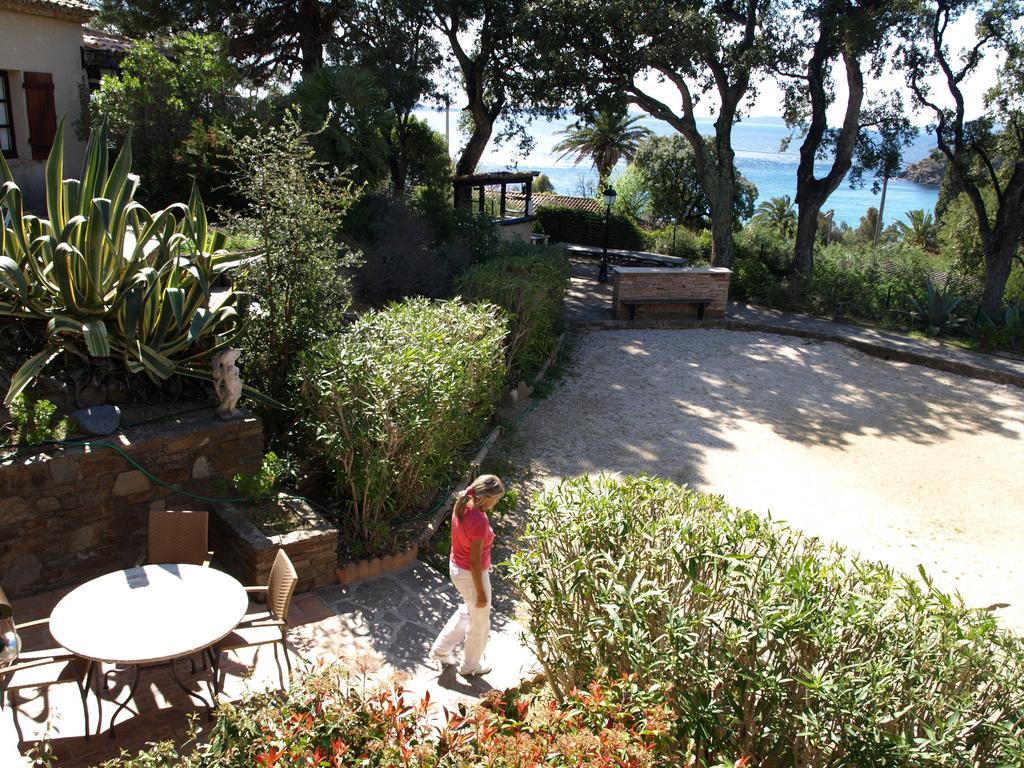 Aparthotel Les Lauriers Roses Le Le Rayol-Canadel-sur-Mer Esterno foto