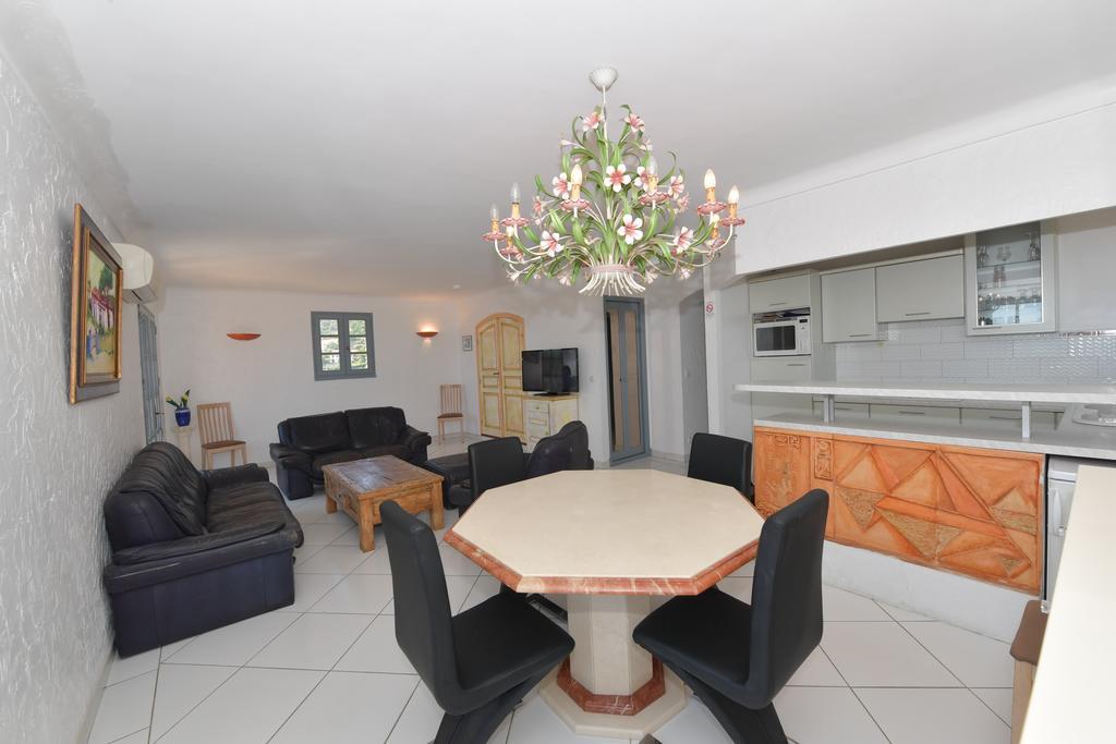 Aparthotel Les Lauriers Roses Le Le Rayol-Canadel-sur-Mer Esterno foto