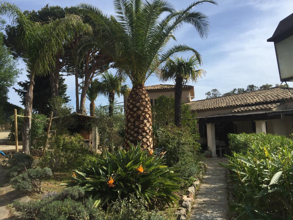 Aparthotel Les Lauriers Roses Le Le Rayol-Canadel-sur-Mer Esterno foto