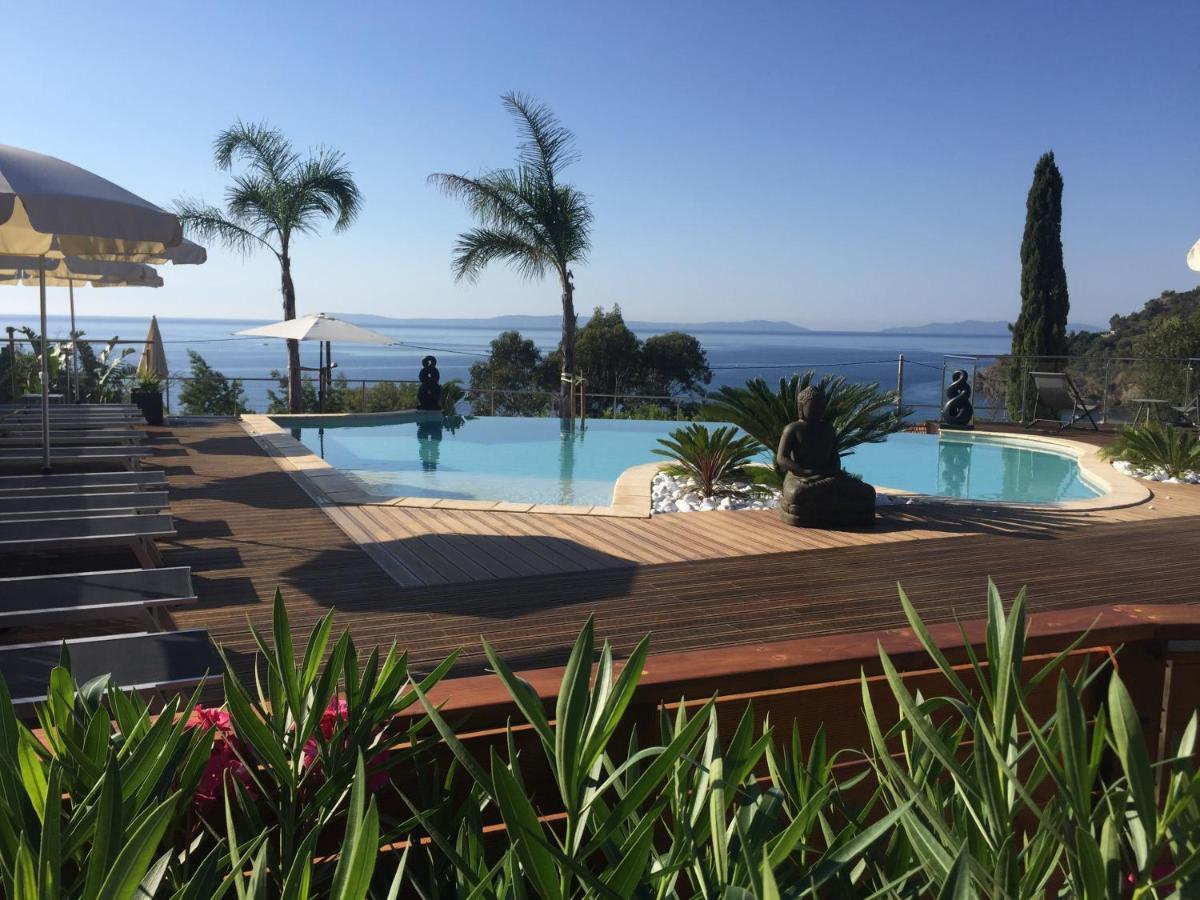 Aparthotel Les Lauriers Roses Le Le Rayol-Canadel-sur-Mer Esterno foto
